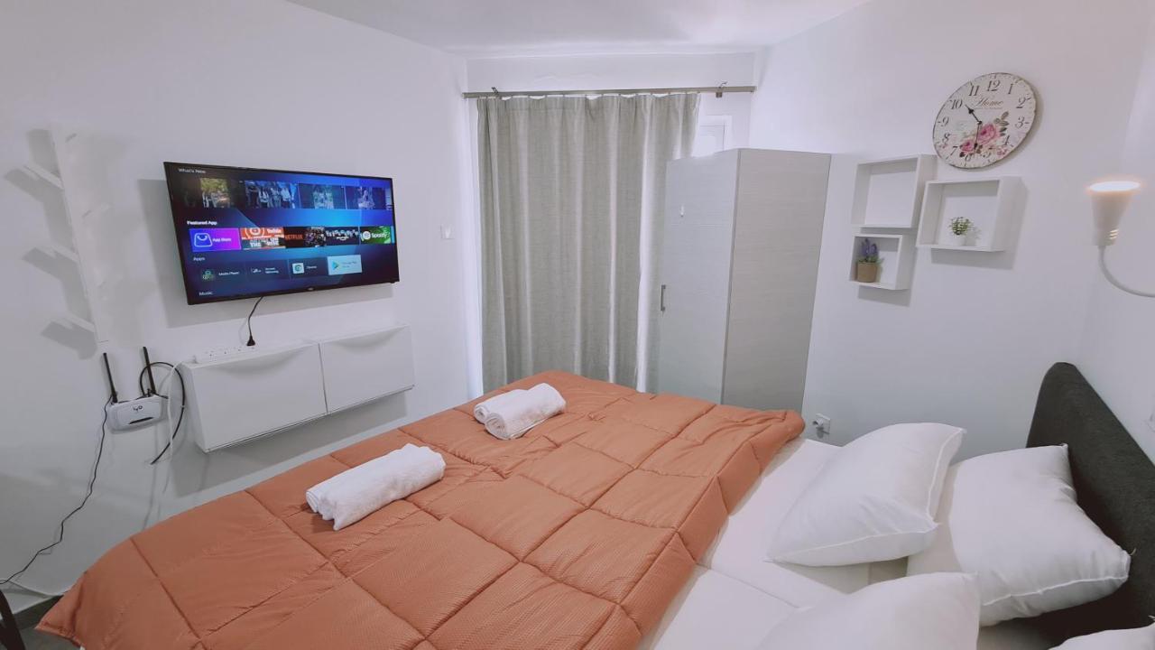 Stay Napa Living Studios Ayia Napa Esterno foto