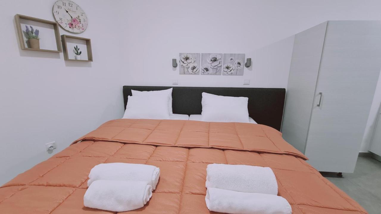 Stay Napa Living Studios Ayia Napa Esterno foto