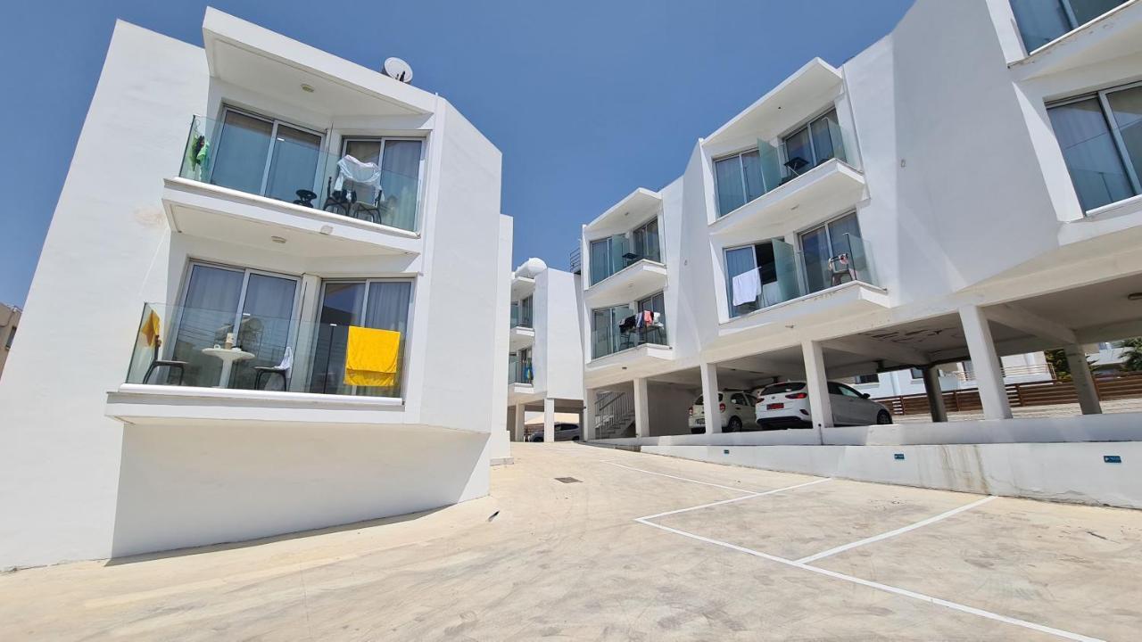 Stay Napa Living Studios Ayia Napa Esterno foto