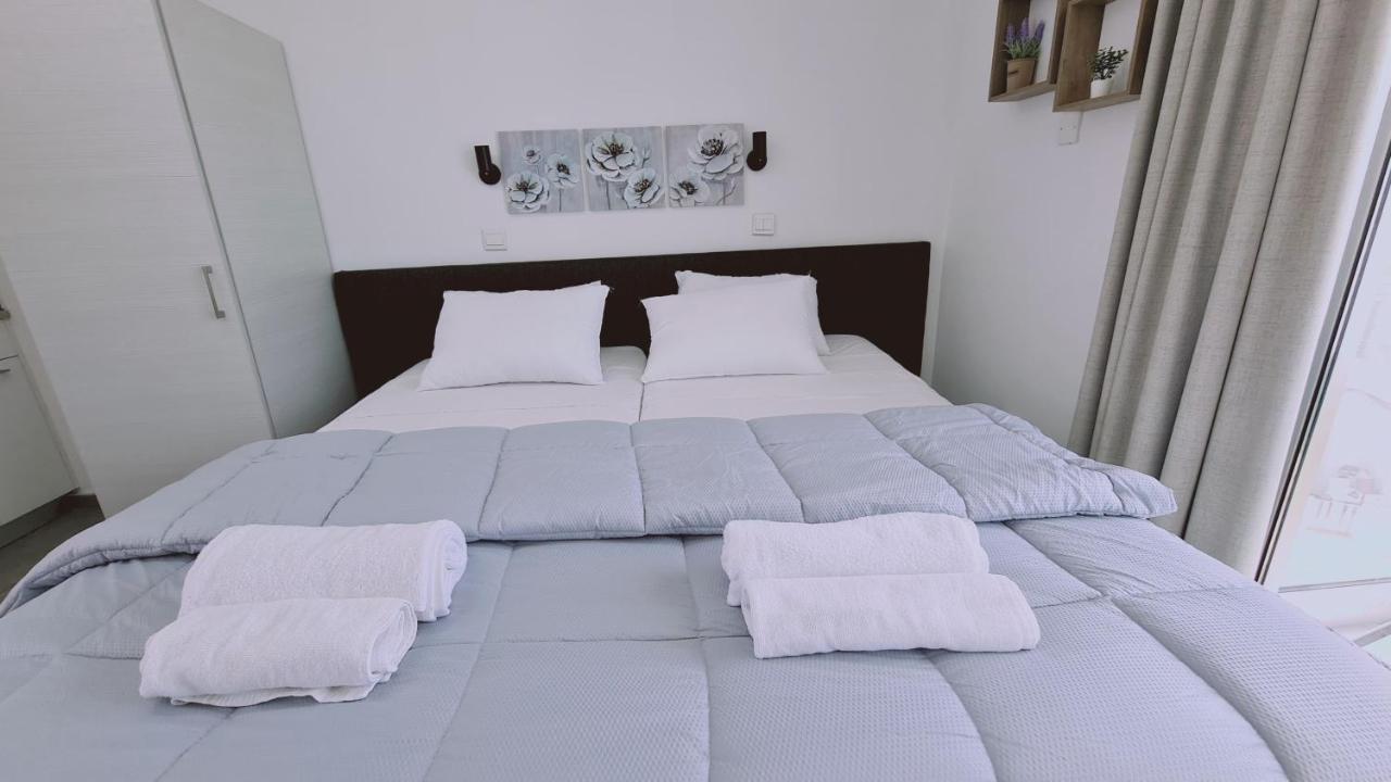 Stay Napa Living Studios Ayia Napa Esterno foto