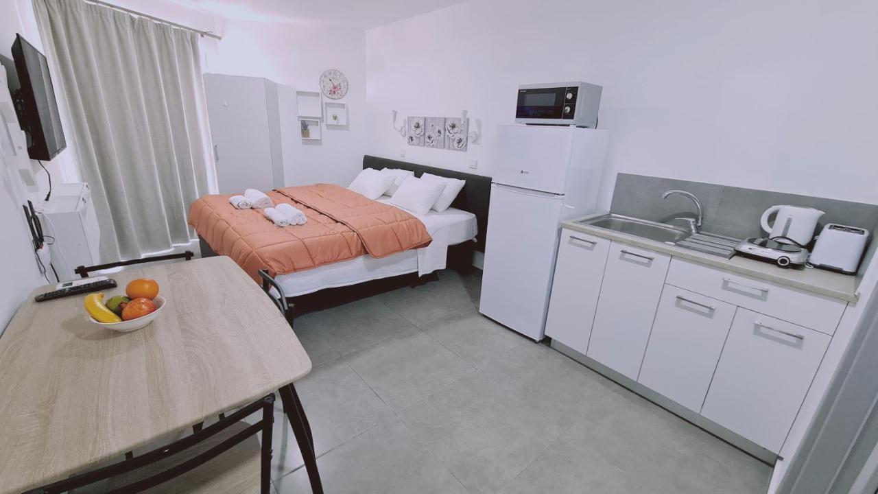 Stay Napa Living Studios Ayia Napa Esterno foto