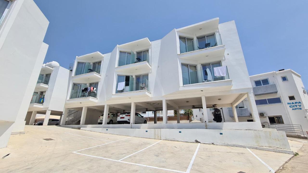 Stay Napa Living Studios Ayia Napa Esterno foto