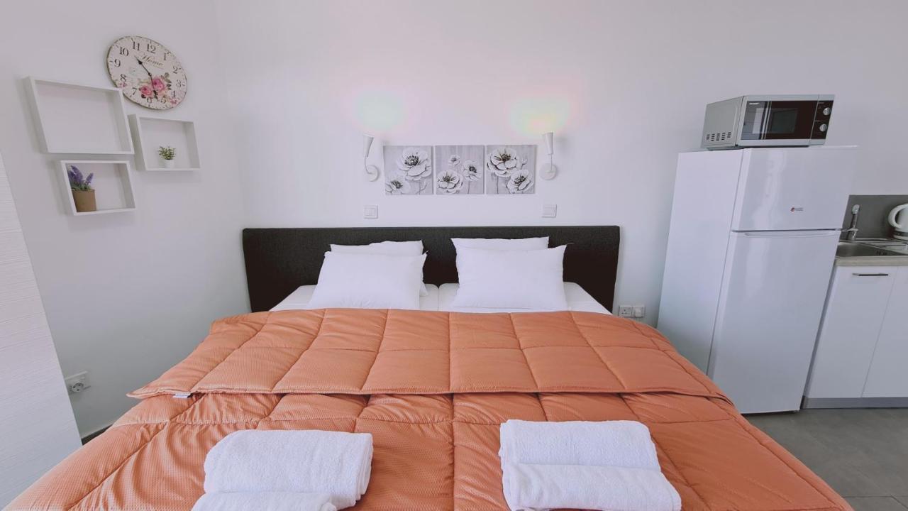 Stay Napa Living Studios Ayia Napa Esterno foto