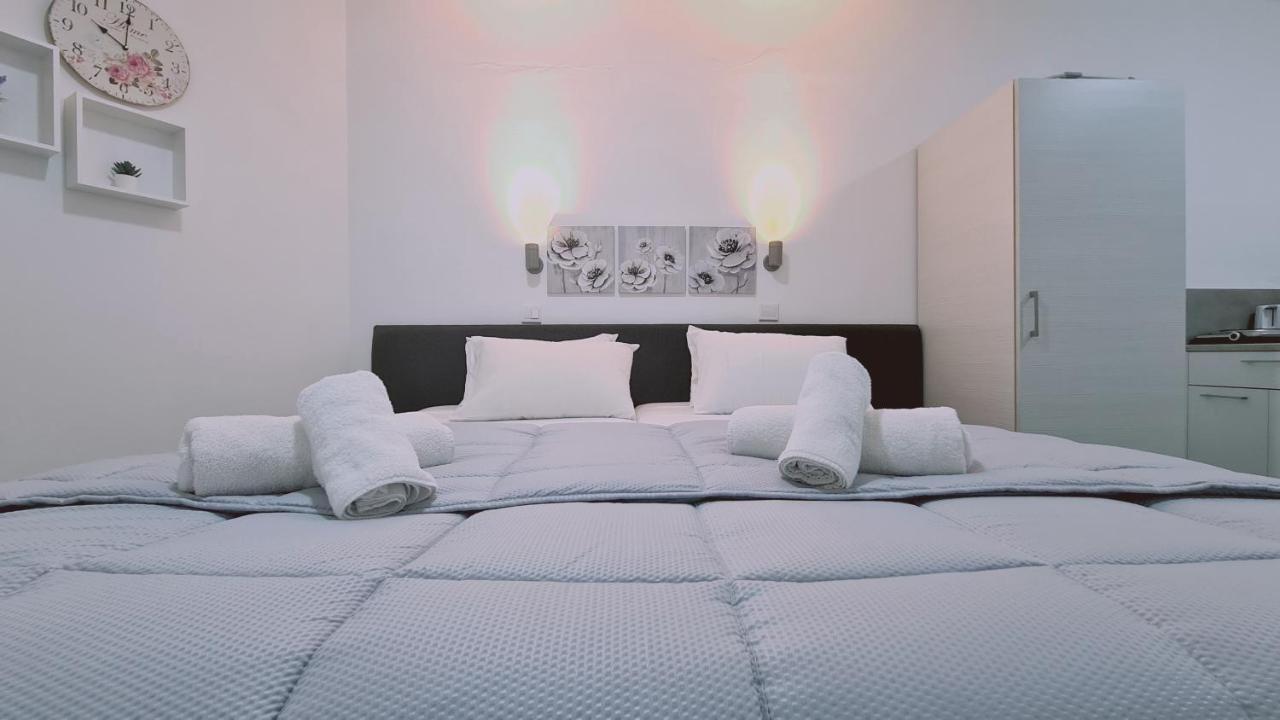 Stay Napa Living Studios Ayia Napa Esterno foto