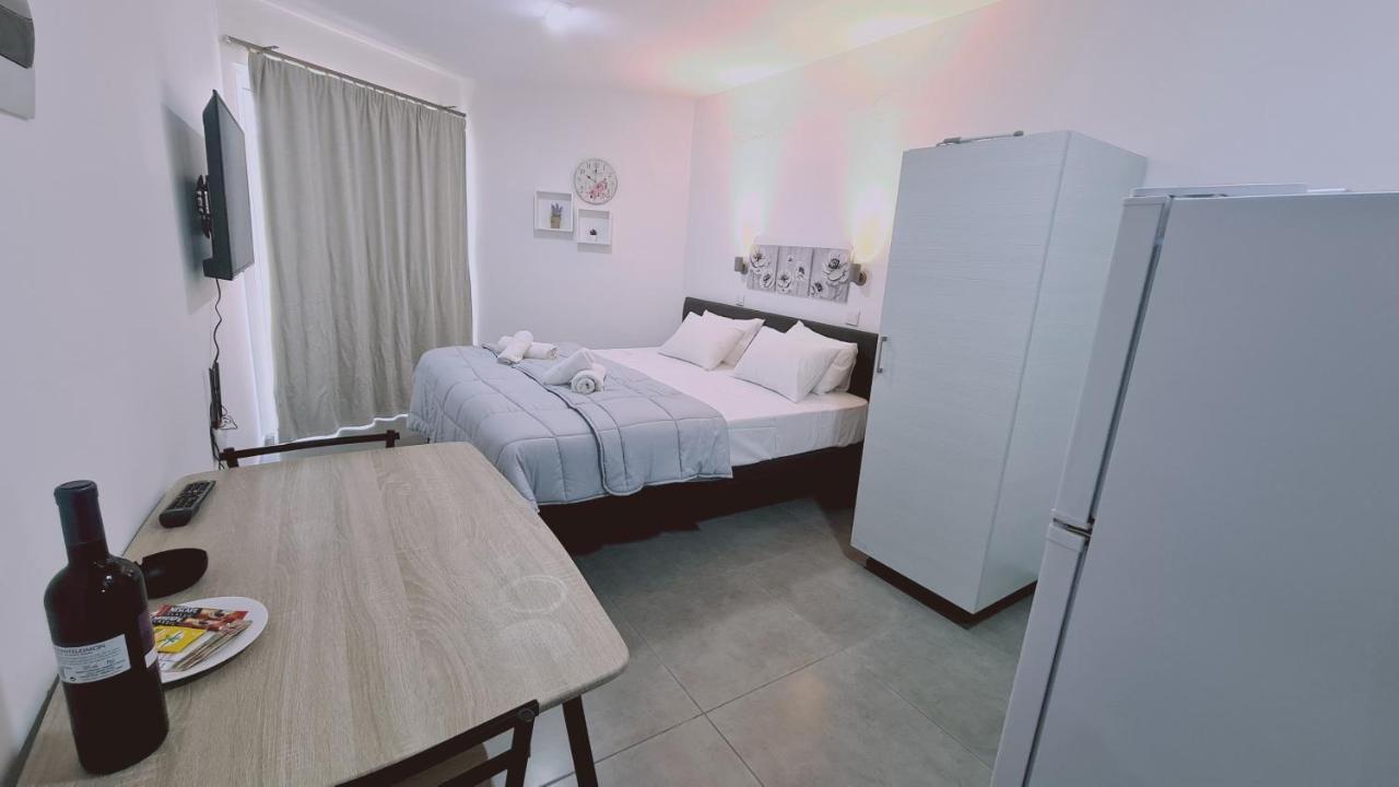 Stay Napa Living Studios Ayia Napa Esterno foto